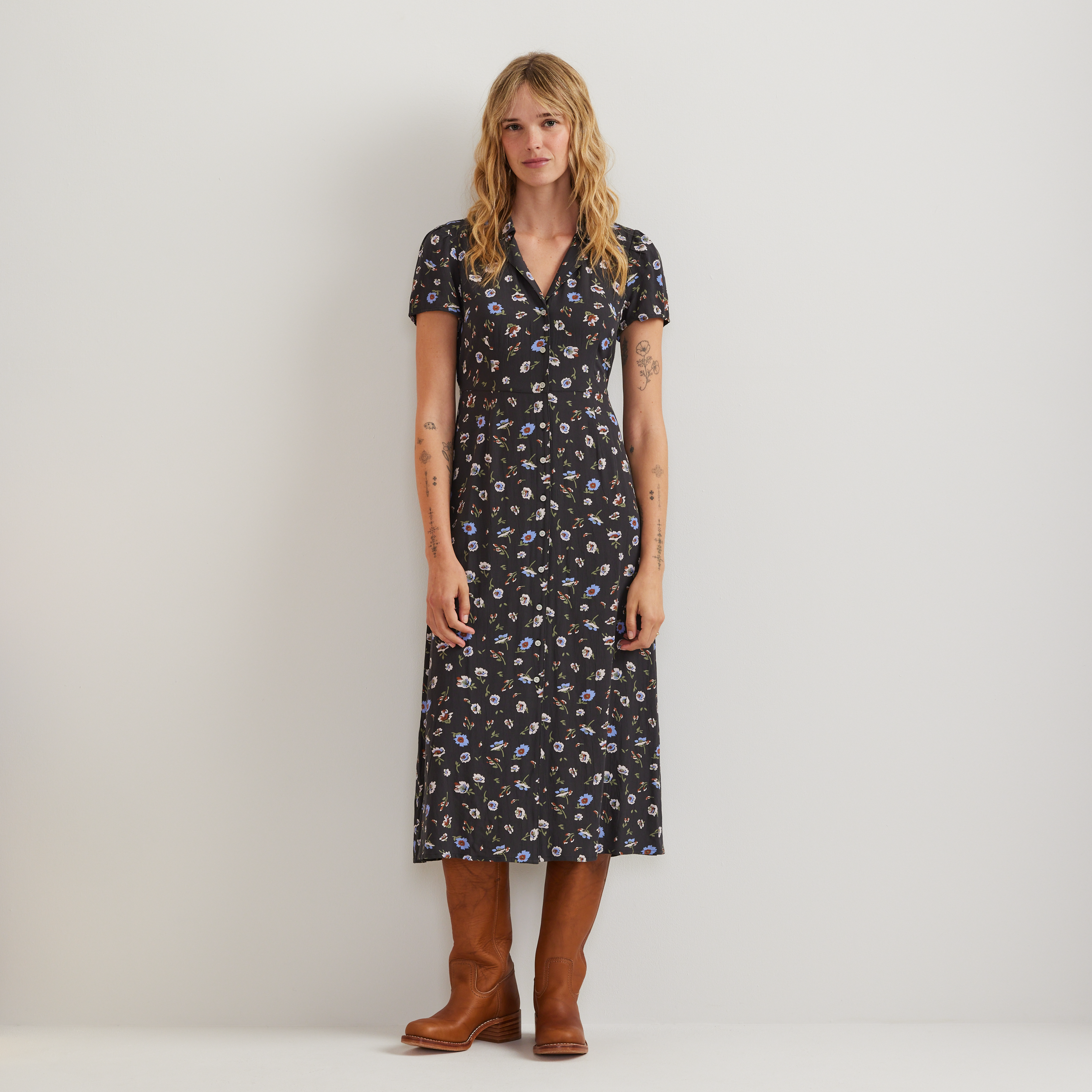 Women's Camp Collar Short-Sleeve Midi Dress - Image 3