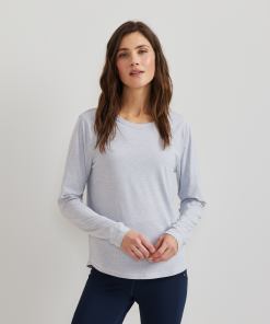 Women's Trek Light Hike Long-Sleeve Crewneck T-Shirt